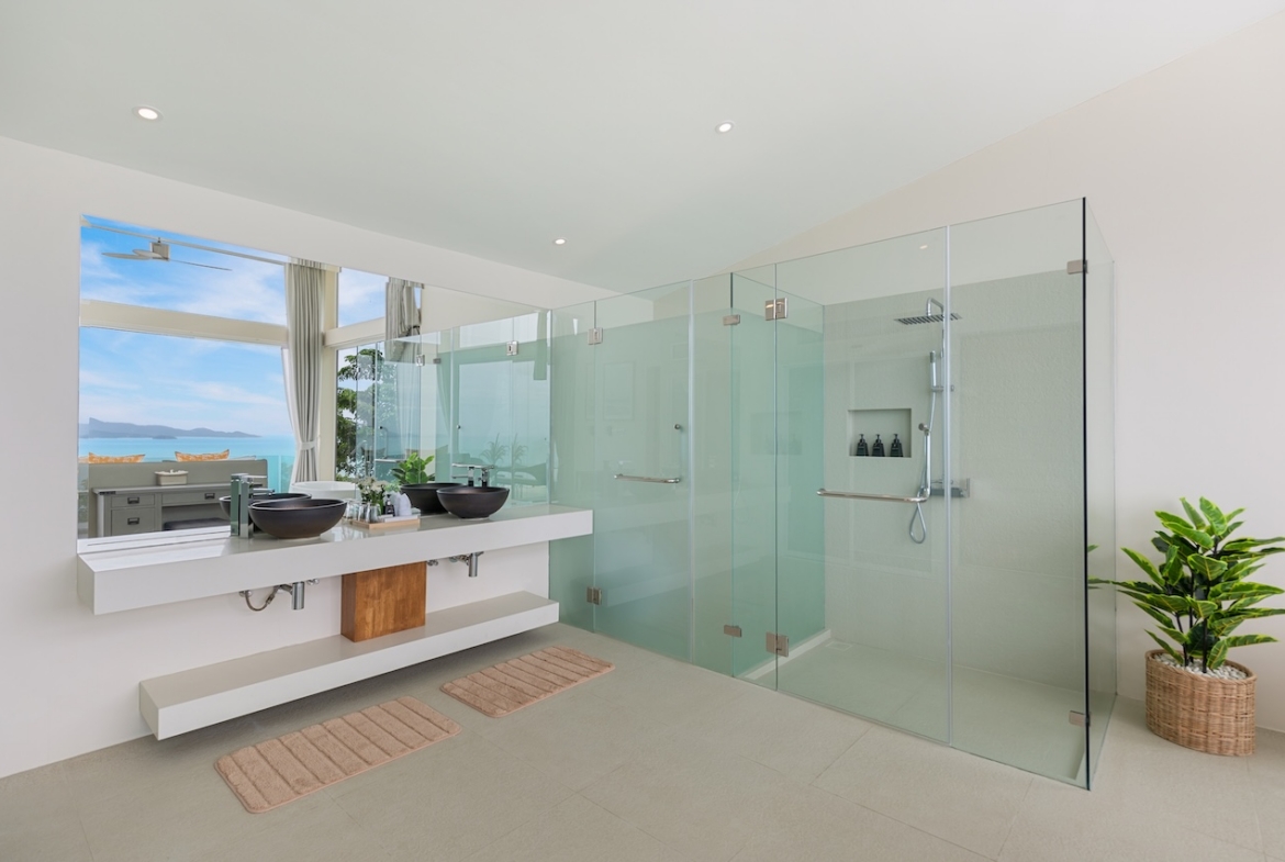 Villa Capo Bathroom