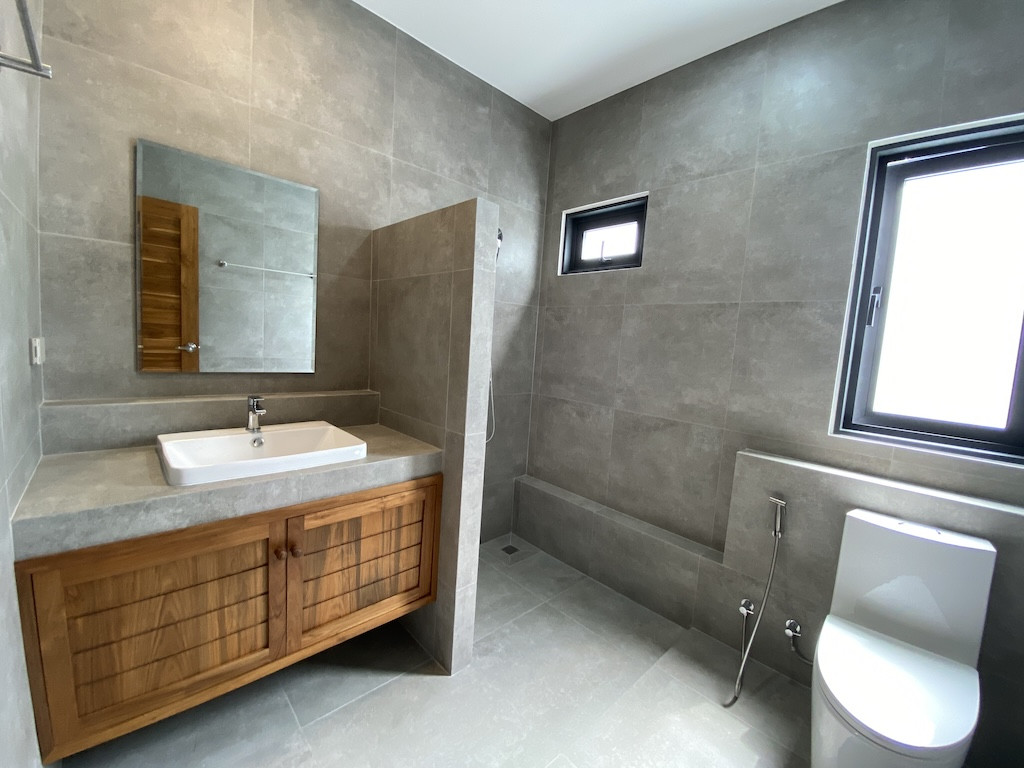 Villa For Sale In Koh Samui Shower