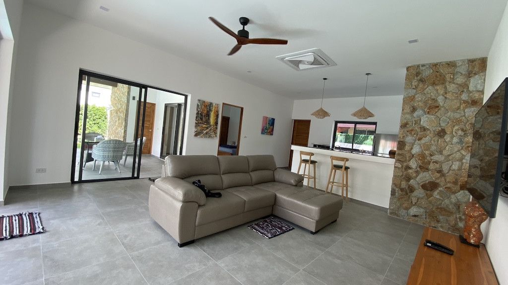 Villa For Sale in Koh Samui Living Space
