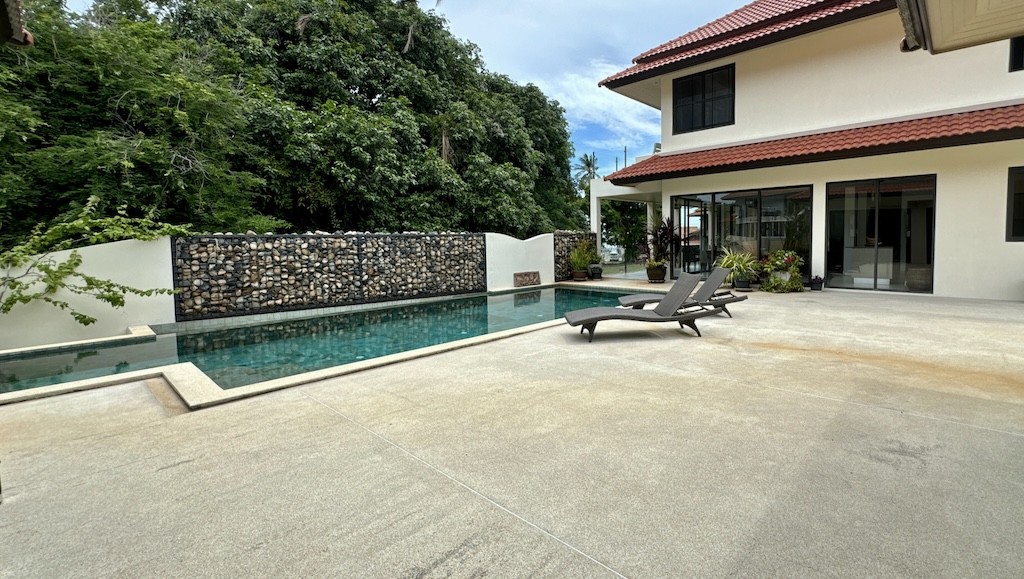 Villa For Sale In Plai Laem Koh Samui Poolside Terrace