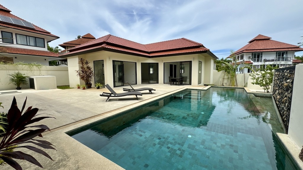 Villa For Sale In Plai Laem Koh Samui Pool