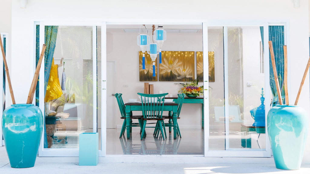Villa Khwan Rak Dining Table