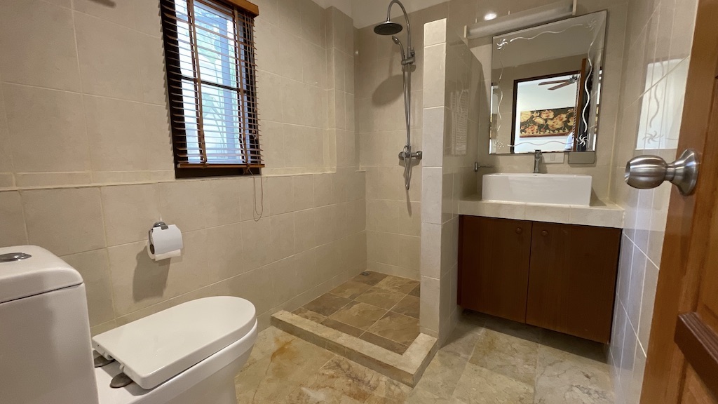 Barthroom 3
