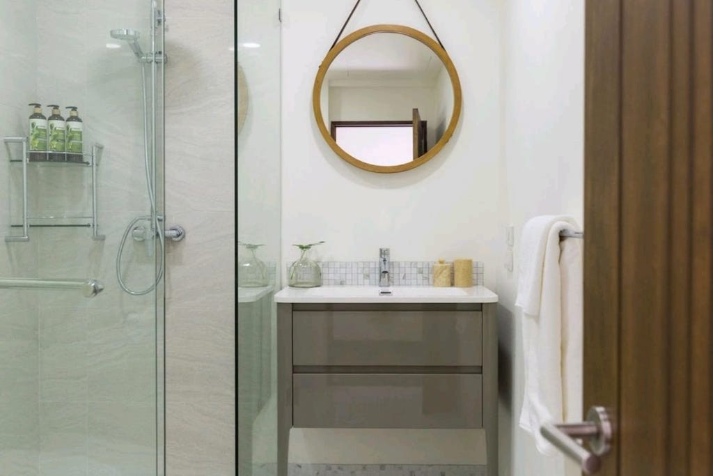 Bathroom shower