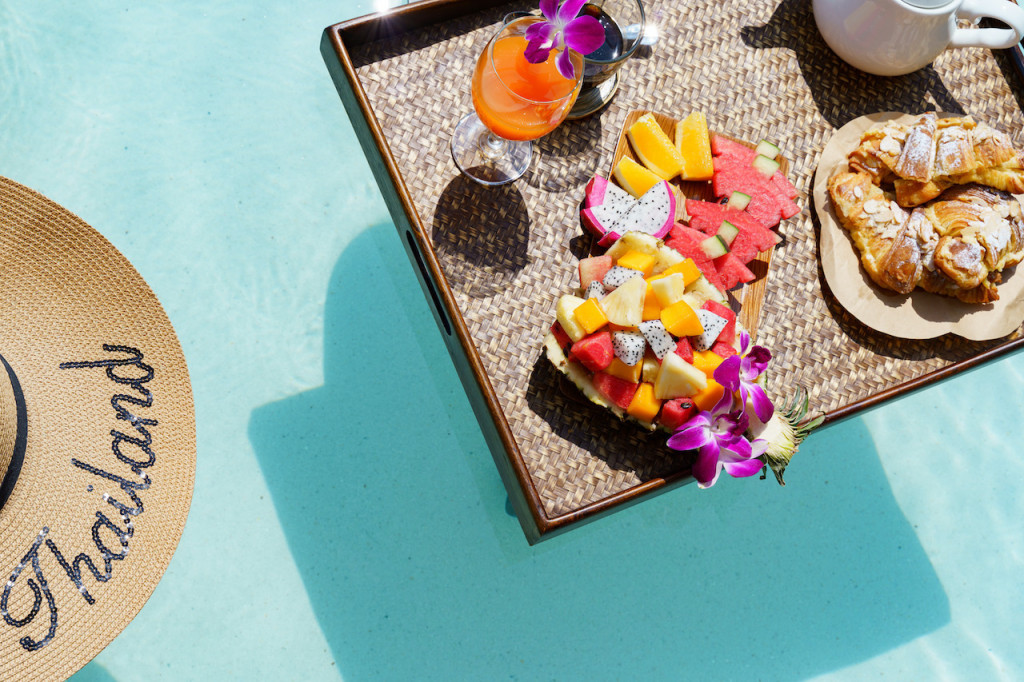 Villa Maji Breakfast In The Pool