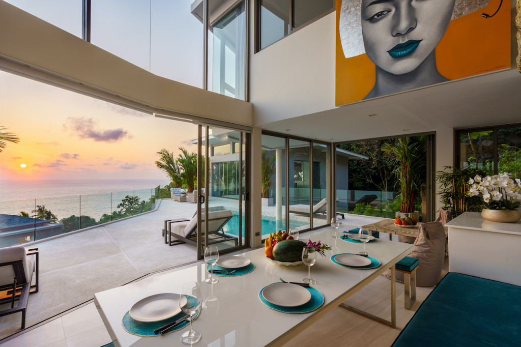 Villa Maji Dining Table