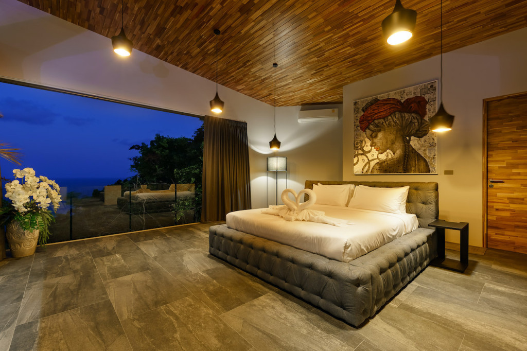 Villa Maji Master Bedroom At Night
