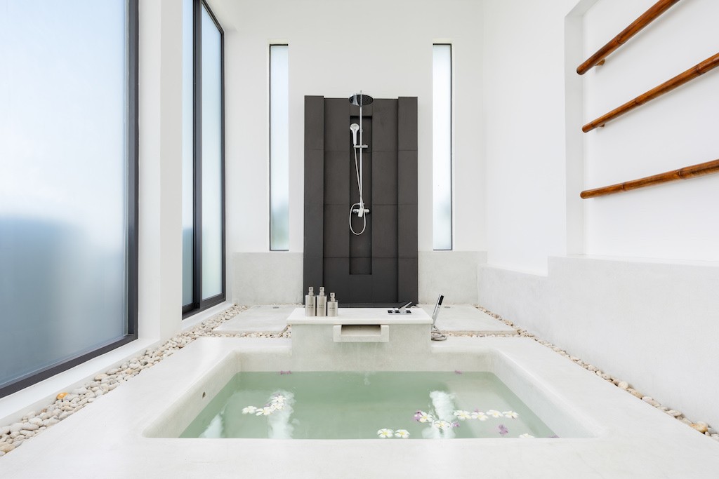 Villa Michaela For Sale Koh Samui Sunken Bath