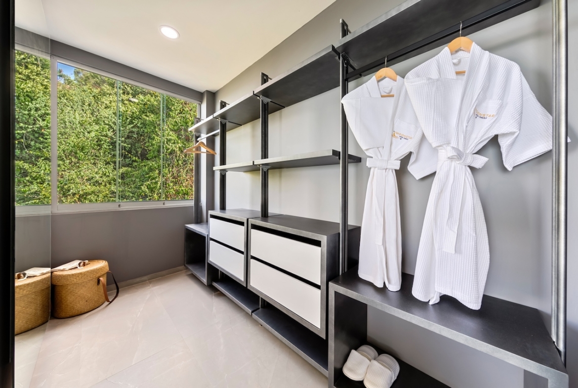 Villa Moonstar Koh Samui Open Wardrobe