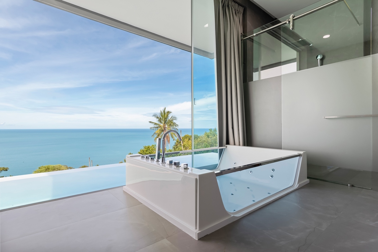 Villa Moonstar Koh Samui Jacuzzi Bath