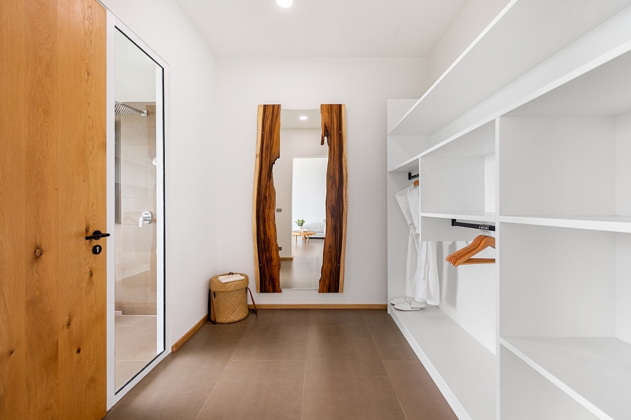 Villa Moonstar Koh Samui Walk In Wardrobe
