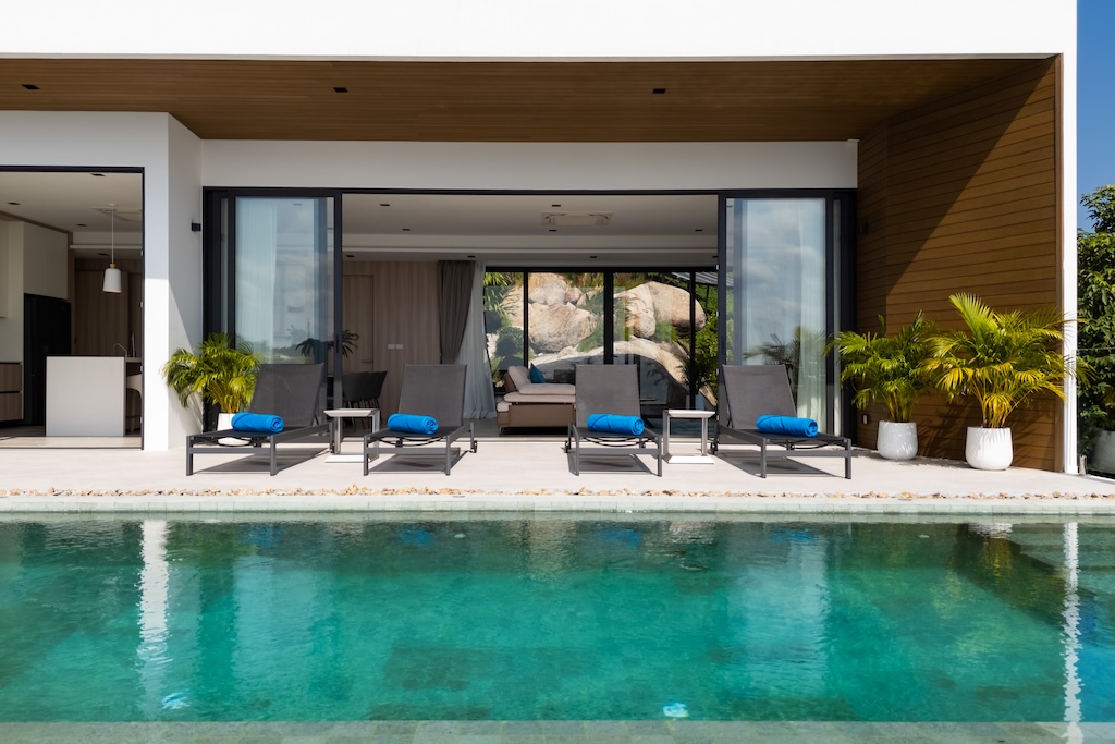 Villa Sea Stone Sun Loungers