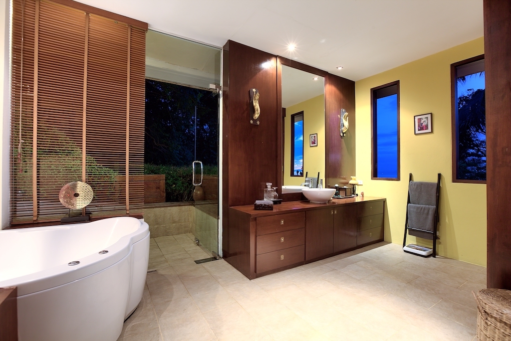 Bathtub