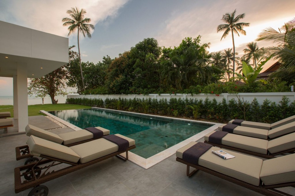 Villa Thansamaay Ko Samui Poolside Sunbeds