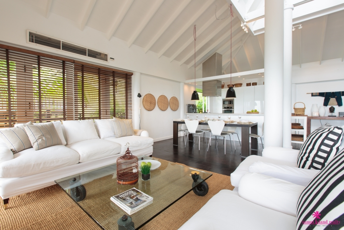 Baan Hansa Lounge Area