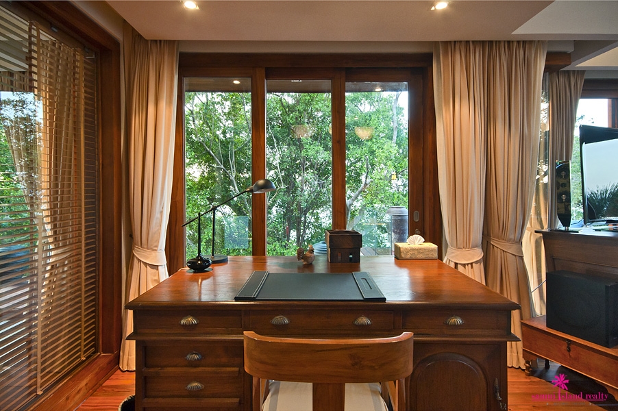 Villa Riva Office