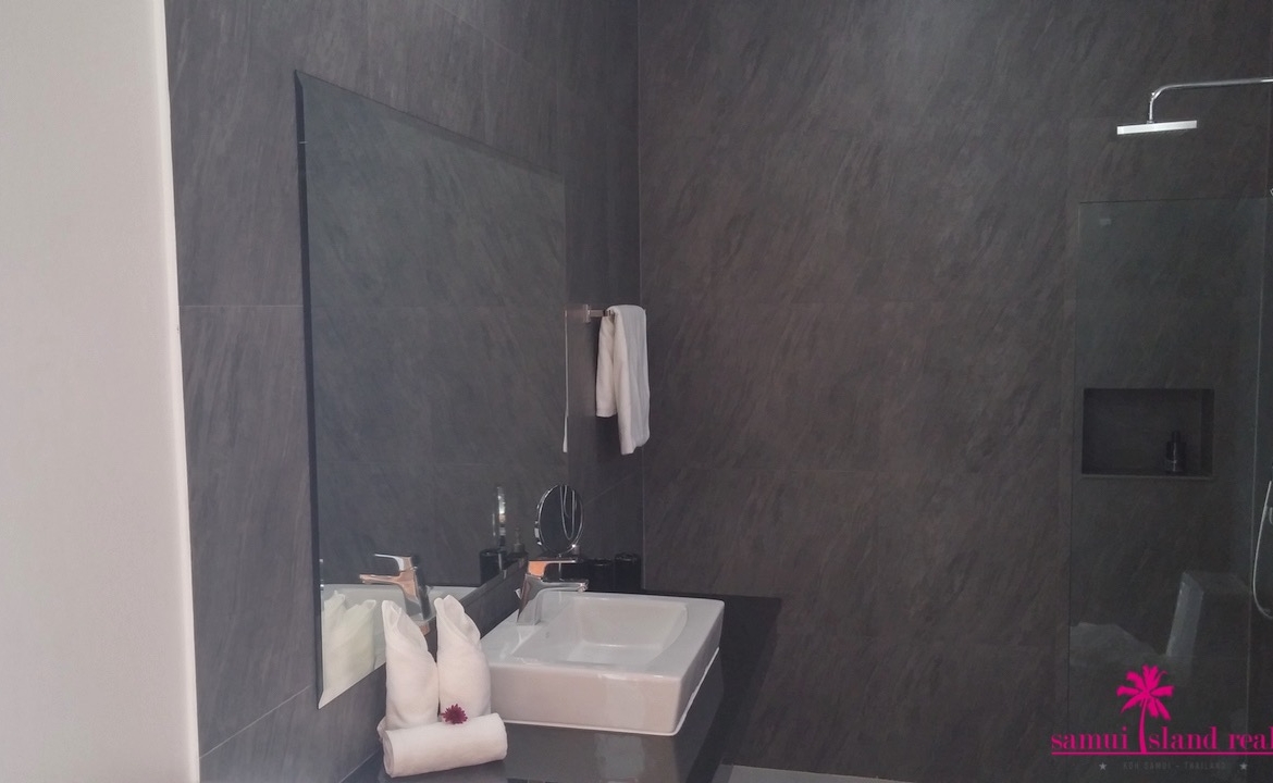 Villa Bathroom