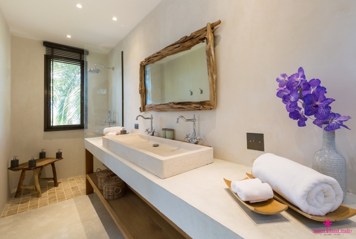 Koh Koon Bathroom