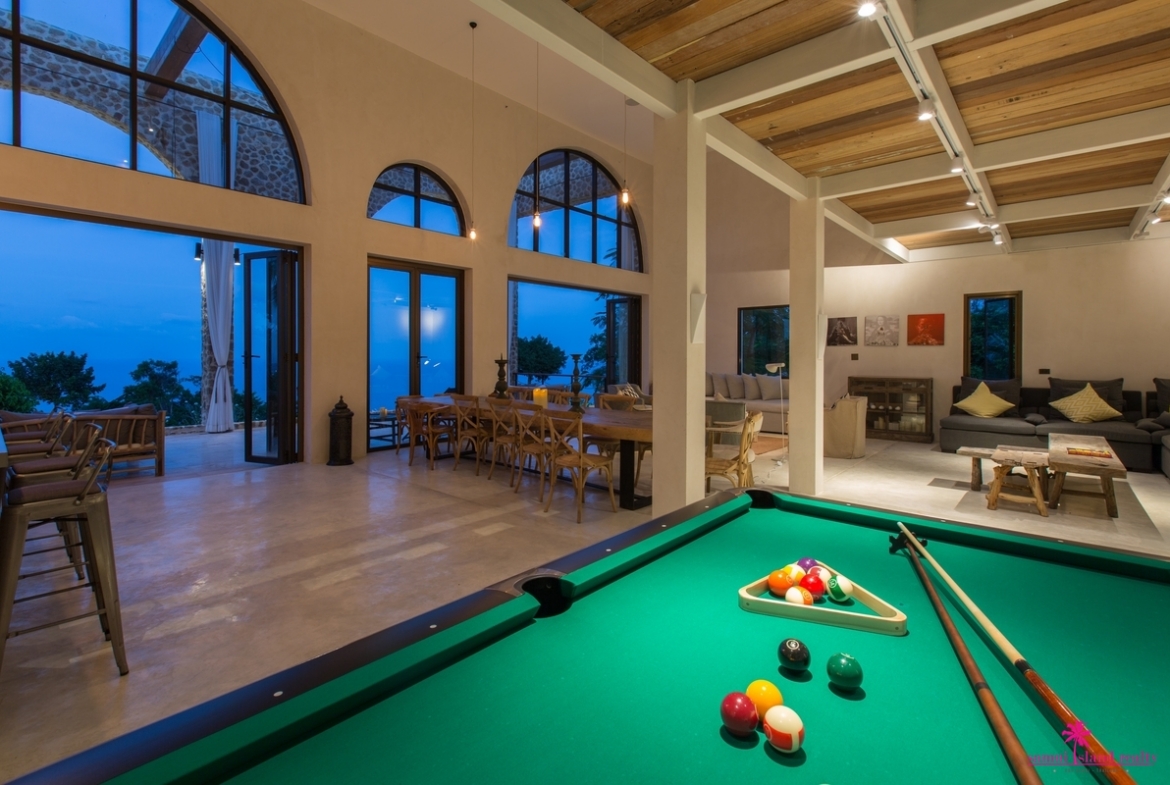 Koh Koon Pool Table