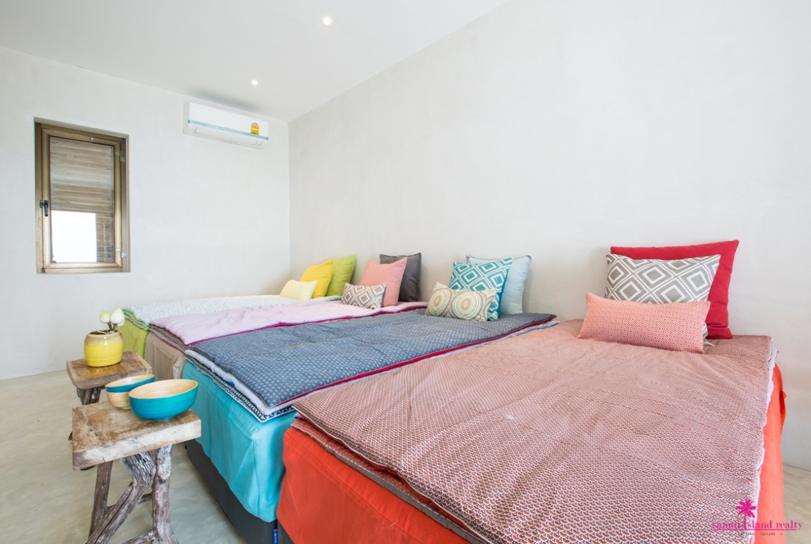Koh Koon Massage Room