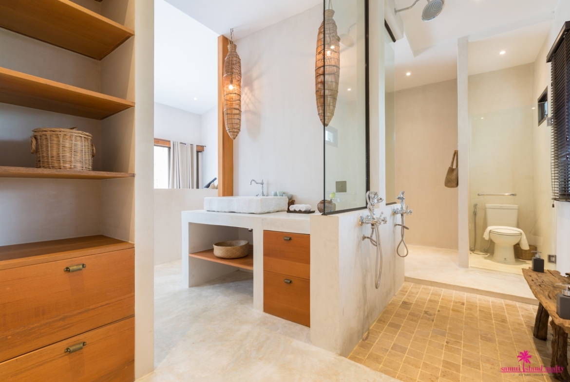 Koh Koon Master Bathroom