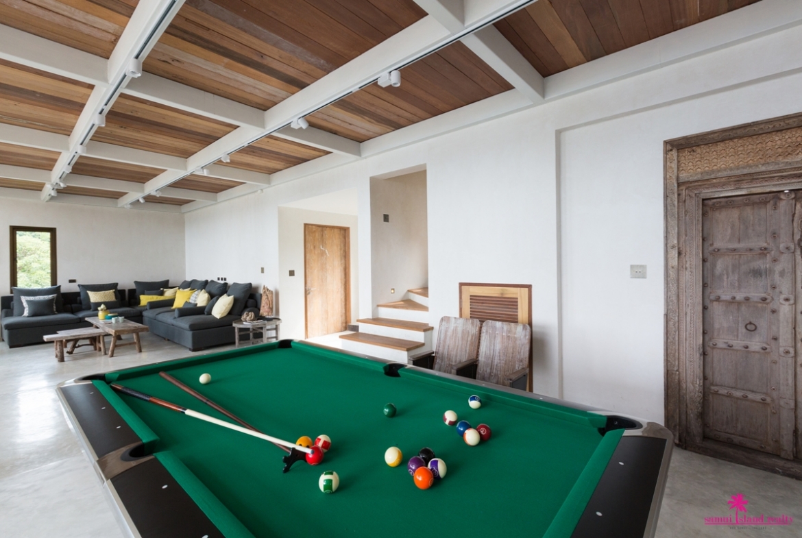 Koh Koon Pool Table