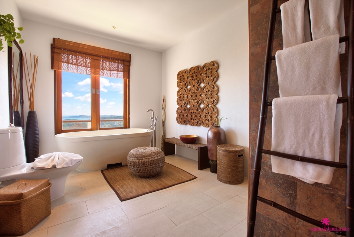 Baan Lealay Bathroom