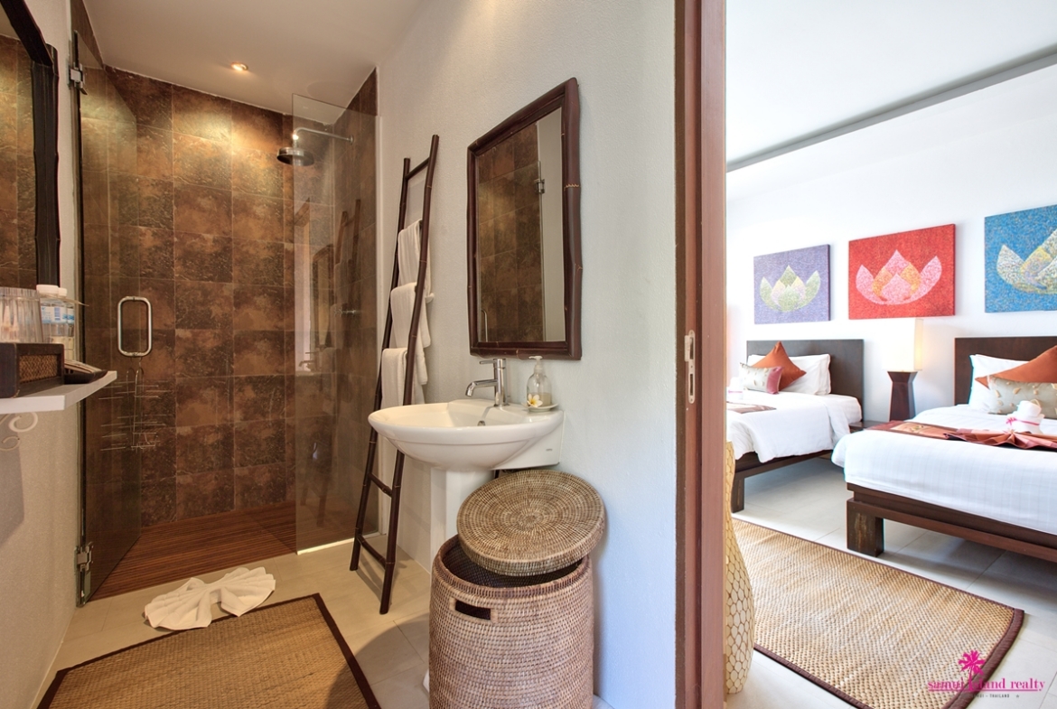 Baan Lealay En-suite Bathroom