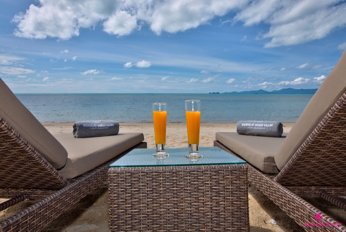 Villa Neung Beach Loungers