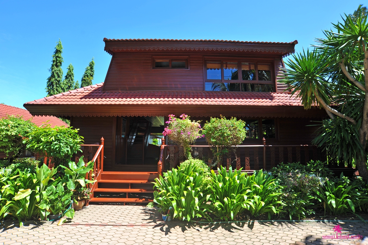 Villa Sur La Mer Villa Sur La Mer Driveway & Entrance