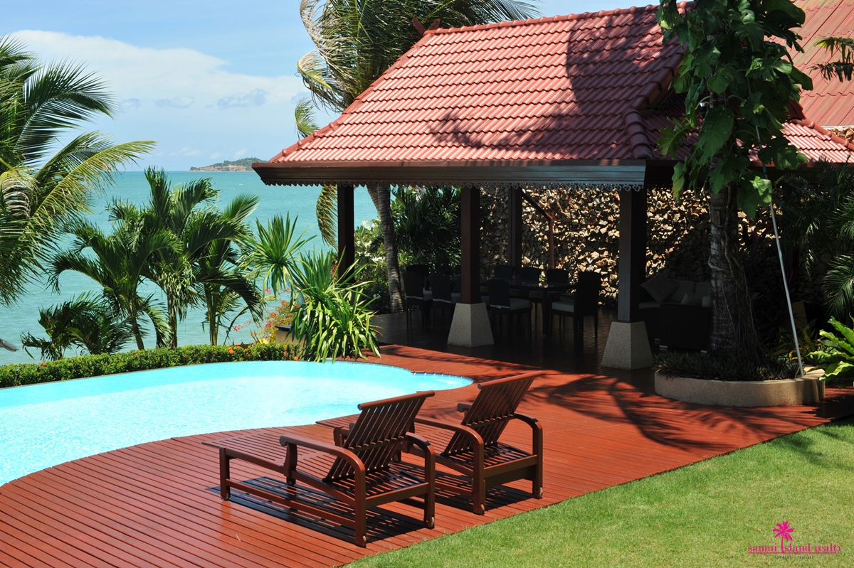 Villa Sur La Mer Villa Sur La Mer Sun Loungers