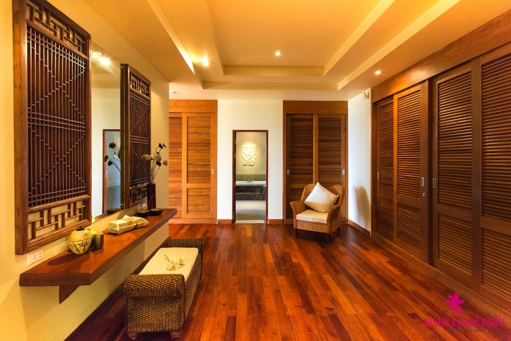 Villa Udorn Thara For Sale Koh Samui Walk-in Wardrobe