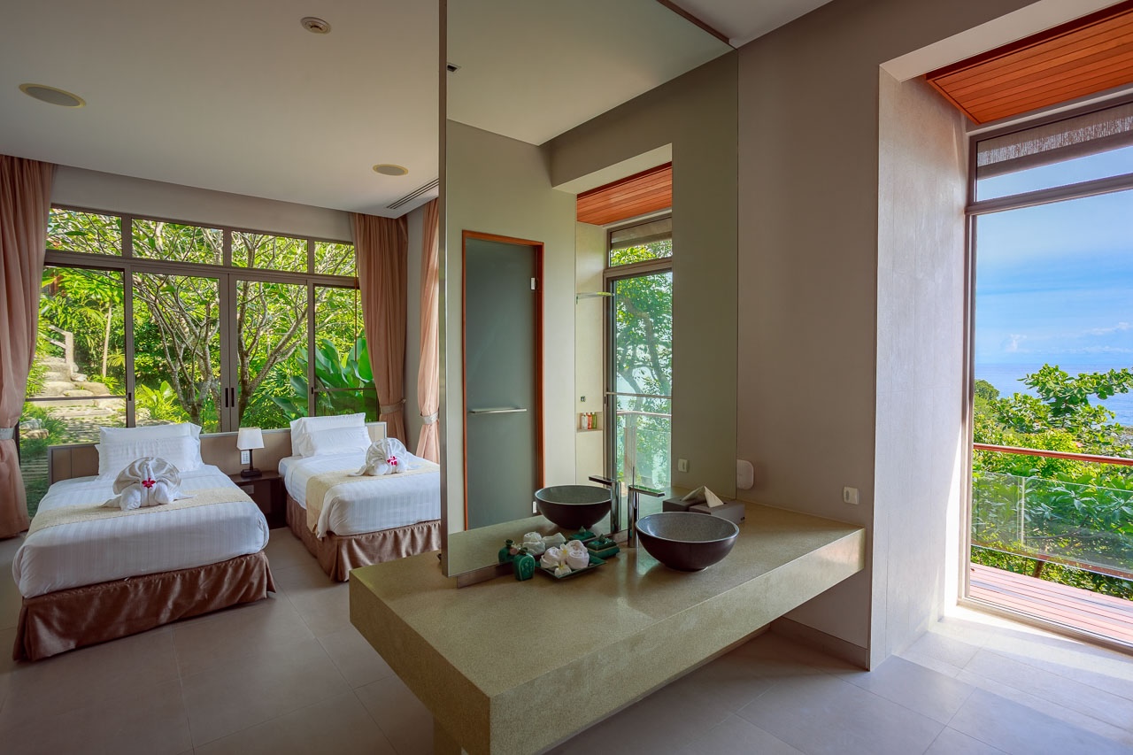 Baan Banyan Bathroom
