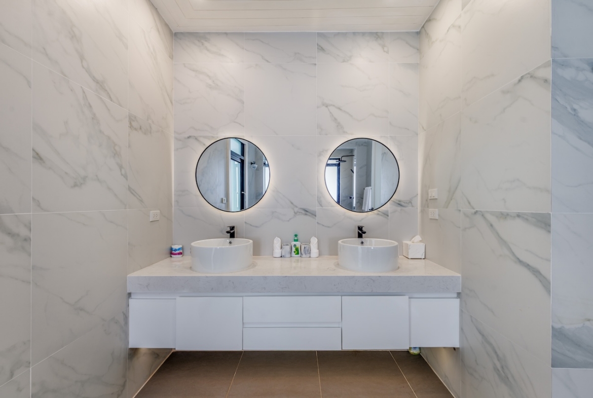 Baan Thai Surin Hill Bathroom