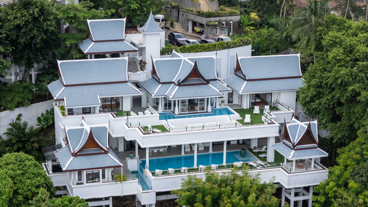 Baan Thai Surin Hill Exterior