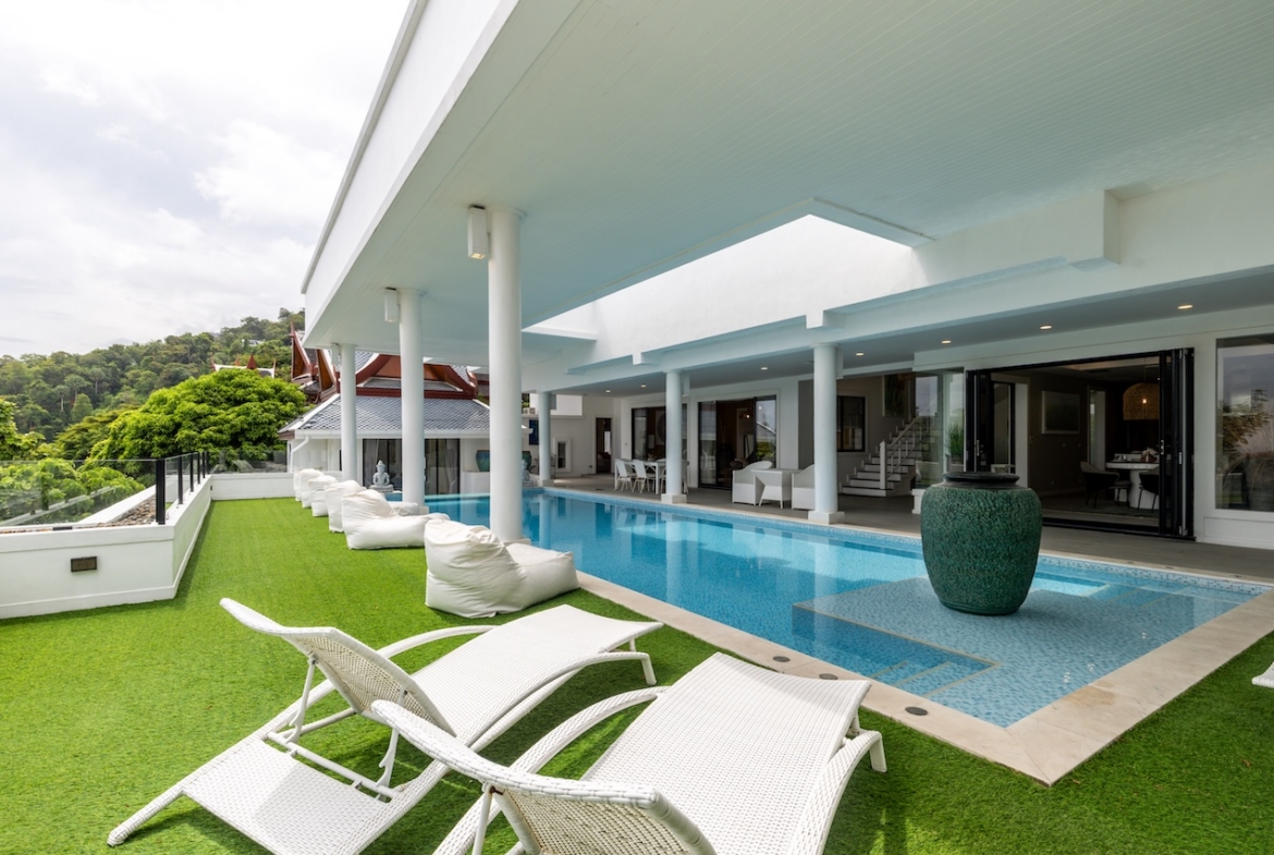 Baan Thai Surin Hill Exterior
