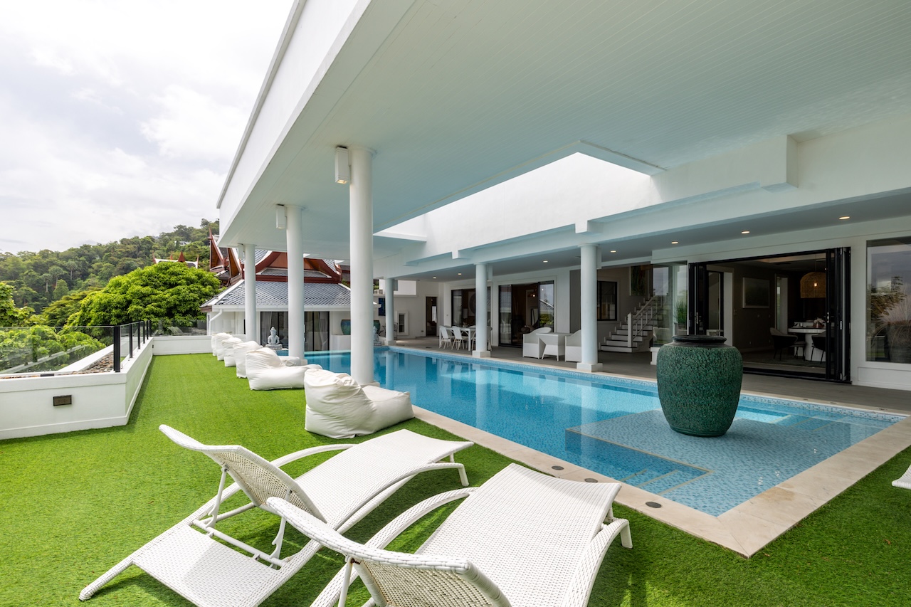 Baan Thai Surin Hill Exterior