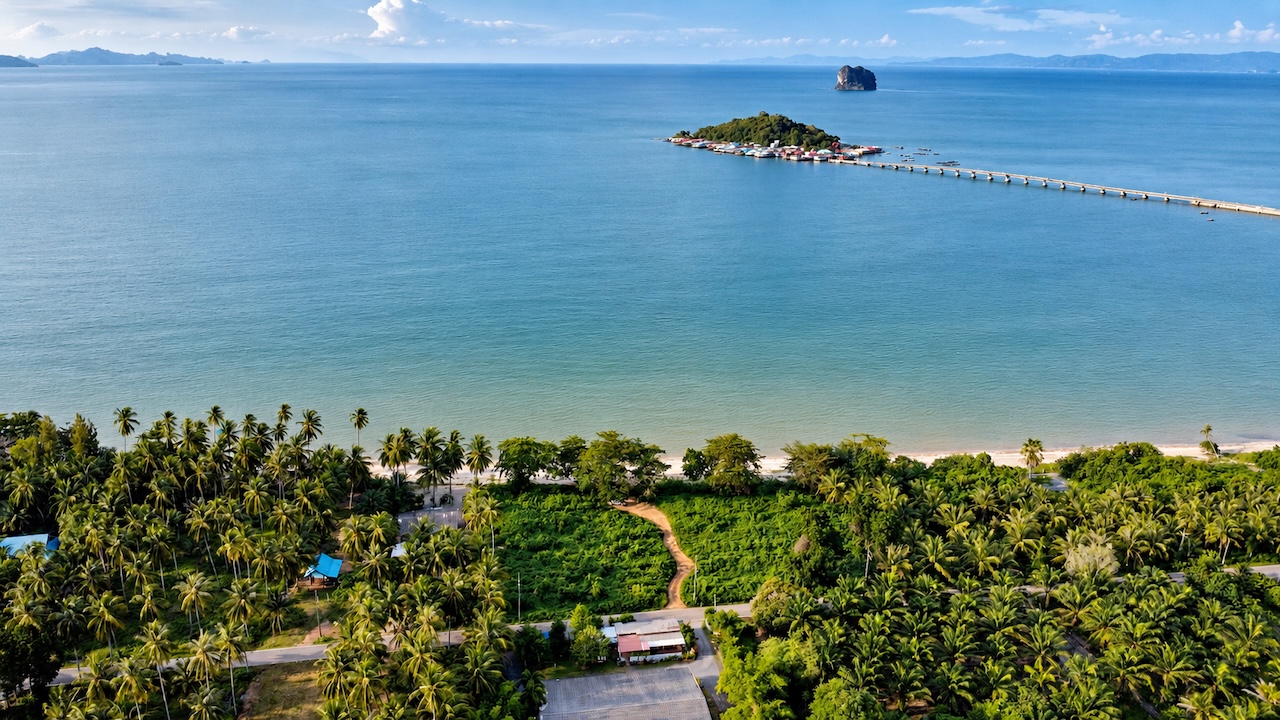 Donsak Beachfront Land Donsak Beachfront Land Outline