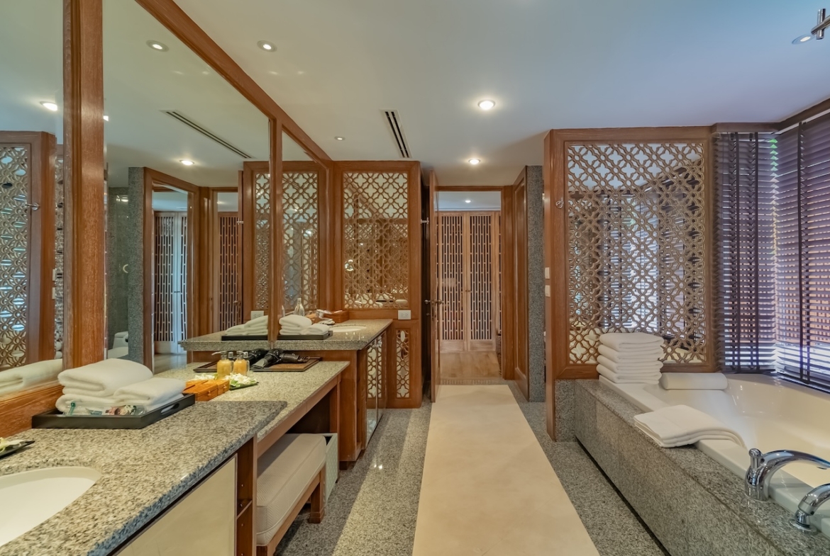 Signature Resort Villa 12 Bathroom
