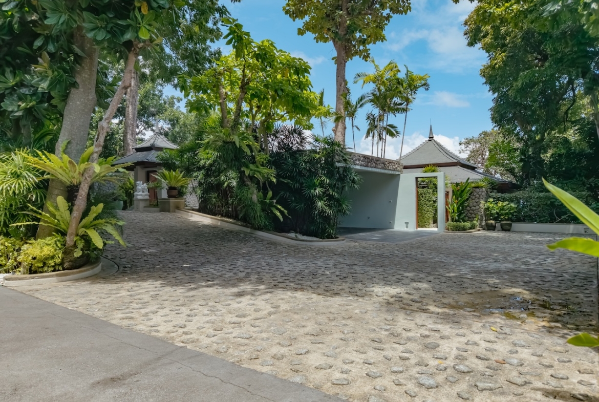 Signature Resort Villa 12 Parking