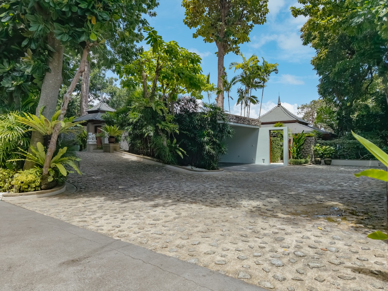 Signature Resort Villa 12 Parking