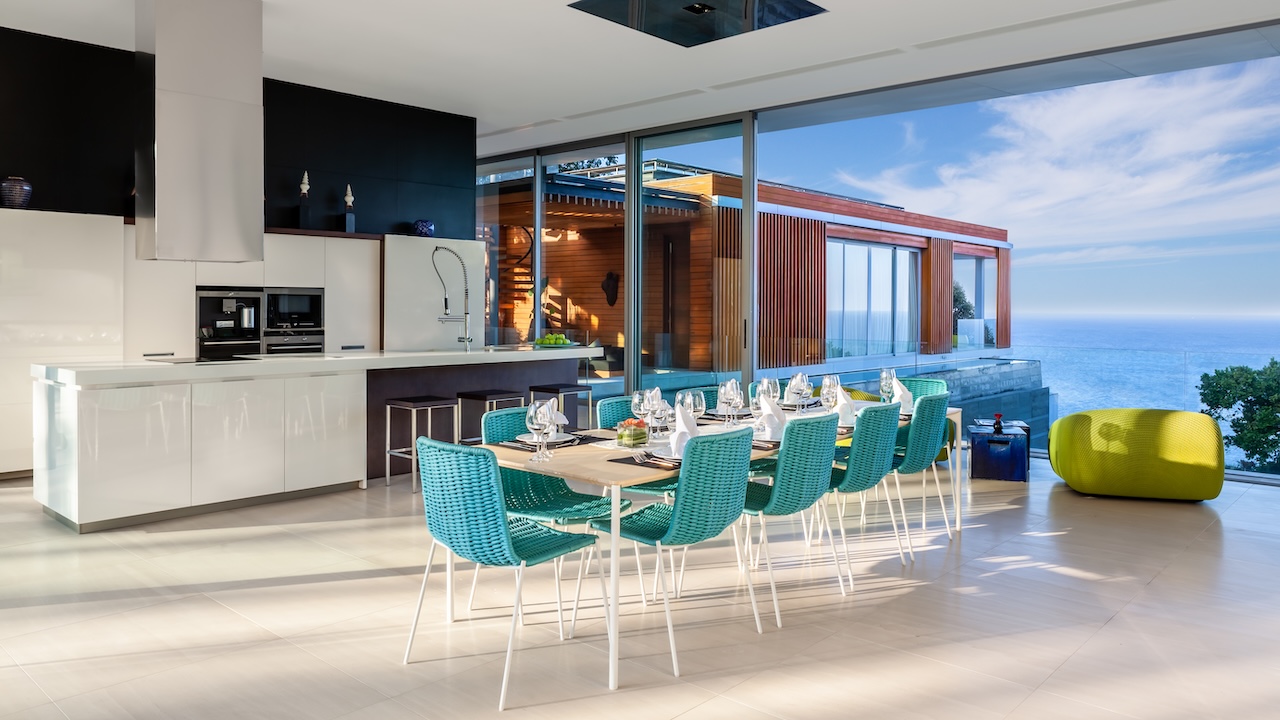 Villa Mayavee Dining